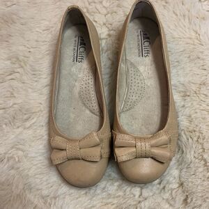 Cliffs Womens Holla Comfort Slip on ballets flats leather shoes sz 6.5